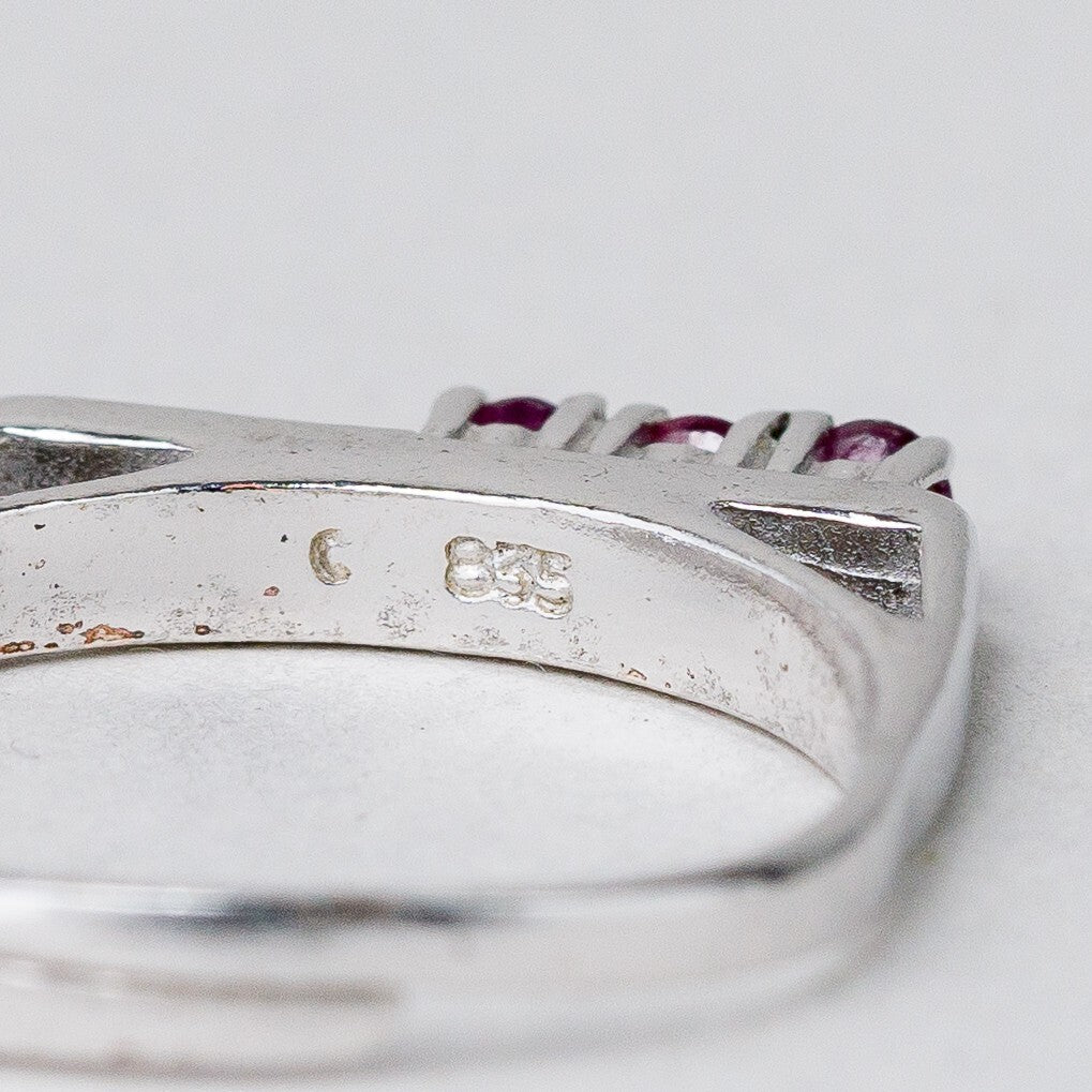 Silber Ring 835 Purpurne Stein Größe flexibel ca. 55 2,23 g6