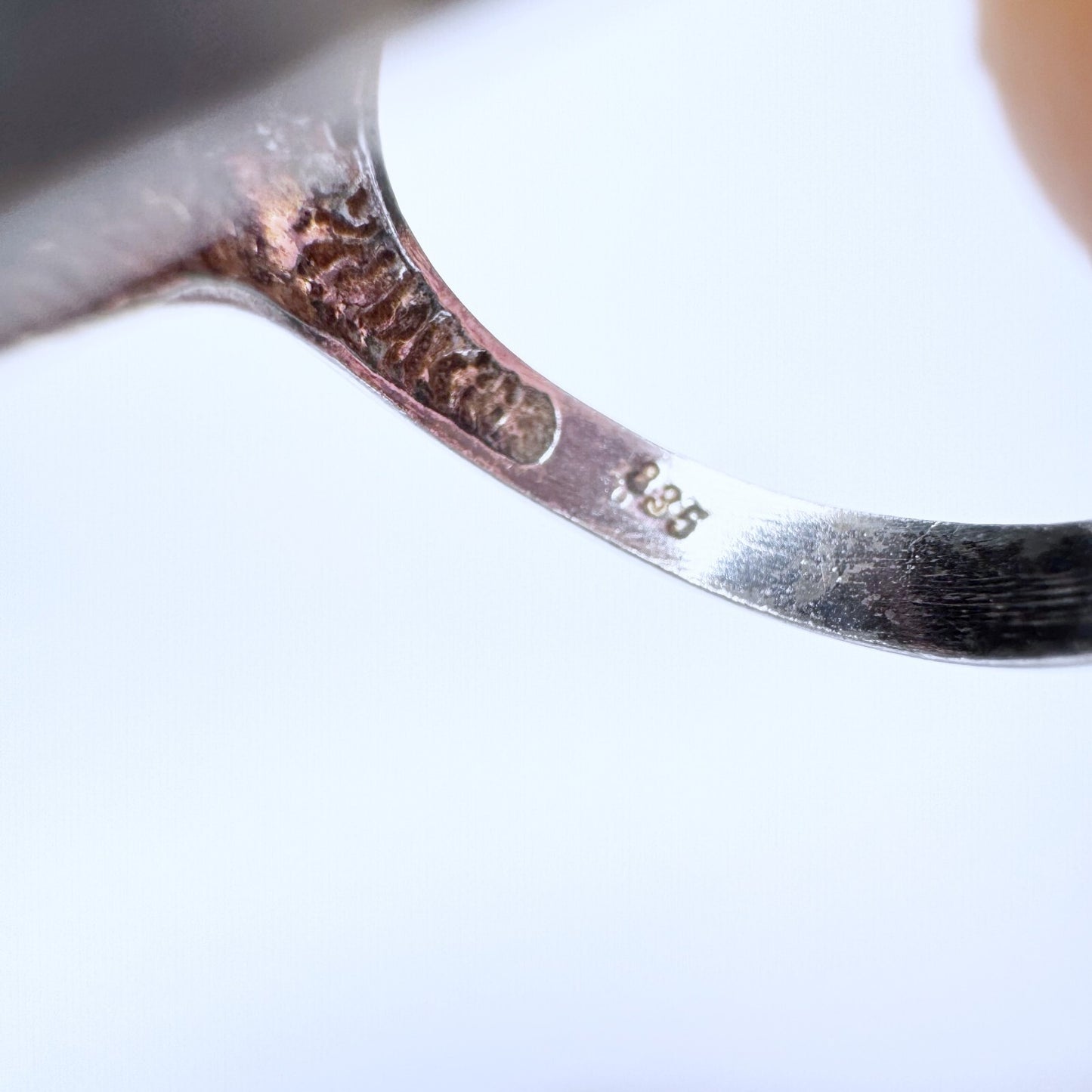 Ring 835er Silber Größe 53 mit grauem Cabochon 7,88g6