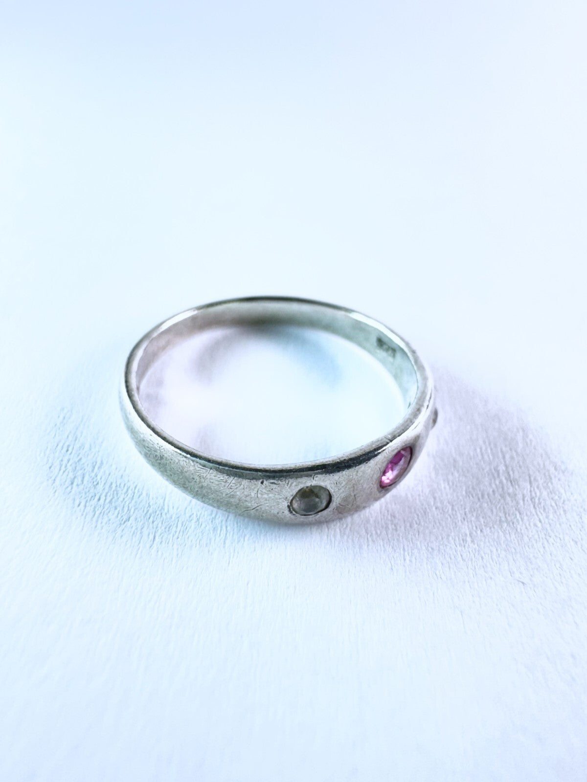 Silberring 925er Silber roter Stein weißer Besatz Größe 50 (15,9 mm Ø) 1,59 g4