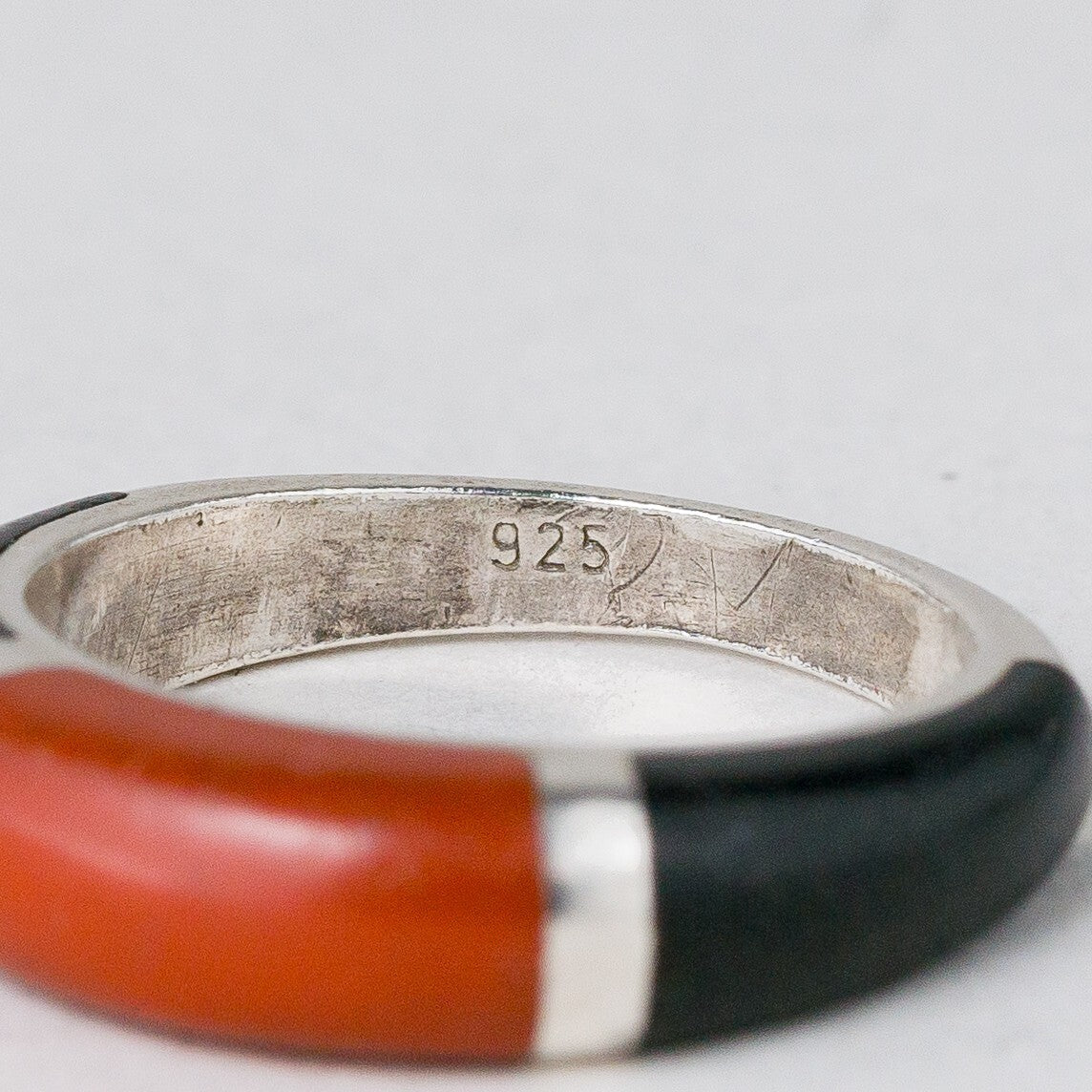 Silber Ring 925 Rot, Schwarz Größe 50 (15,9 mm Ø) 2,87 g6