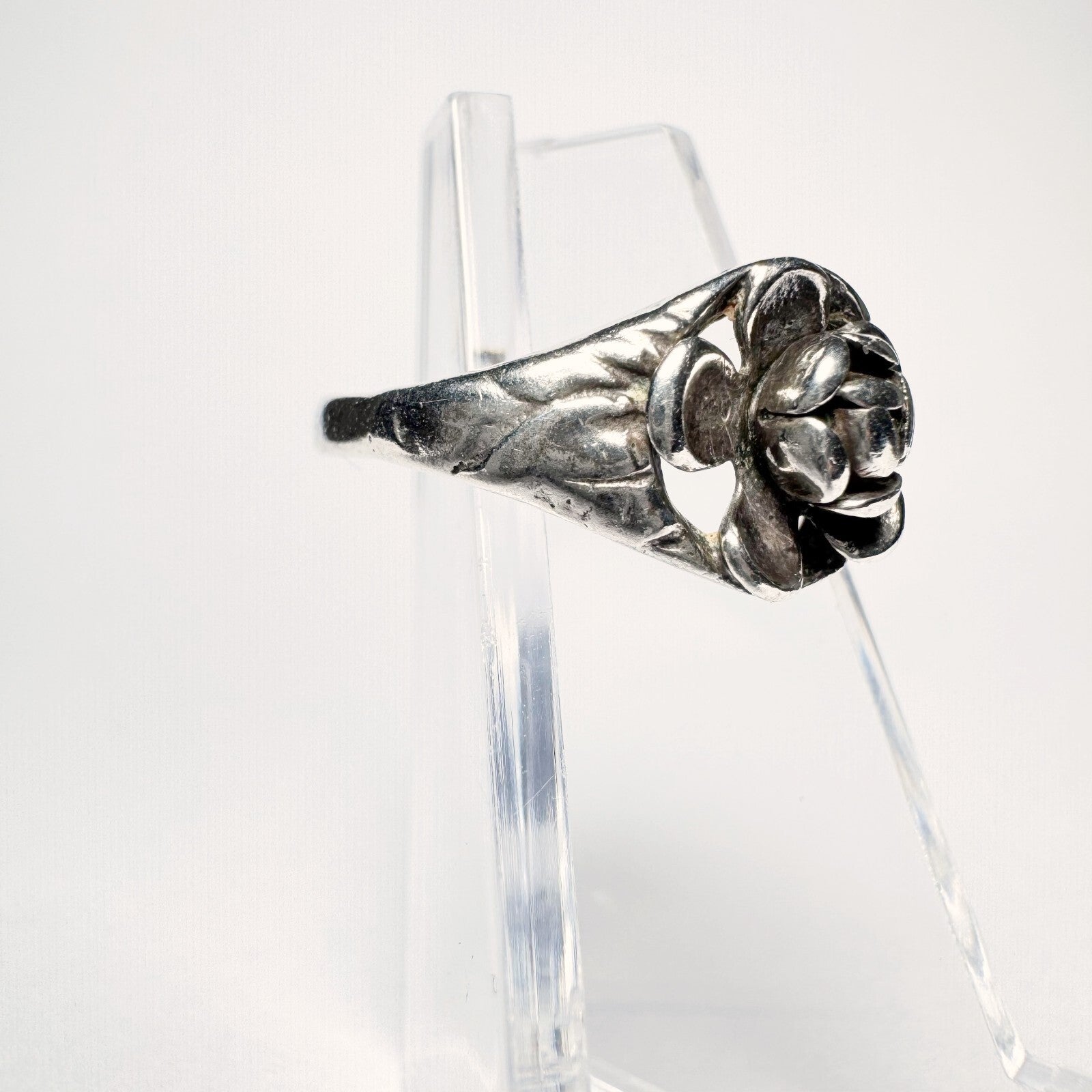 Ring 835er Silber (gestempelt) Größe 50 mit Blüte 2,49g2