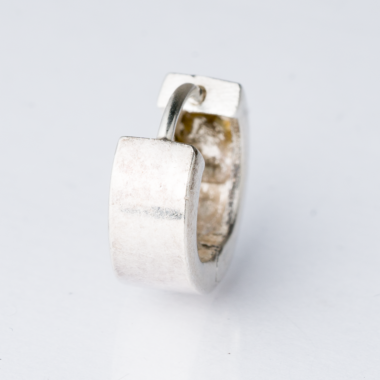 Einzelner Ohrring Huggie Silber 1,62 g0