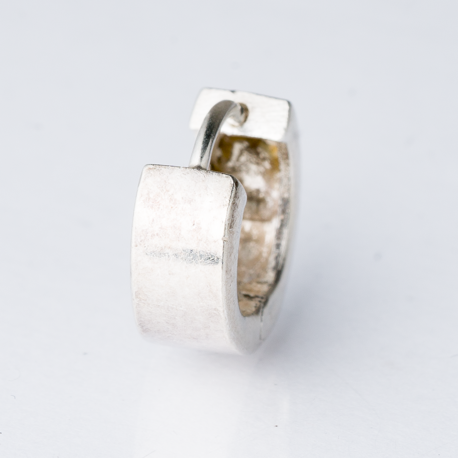 Einzelner Ohrring Huggie Silber 1,62 g0