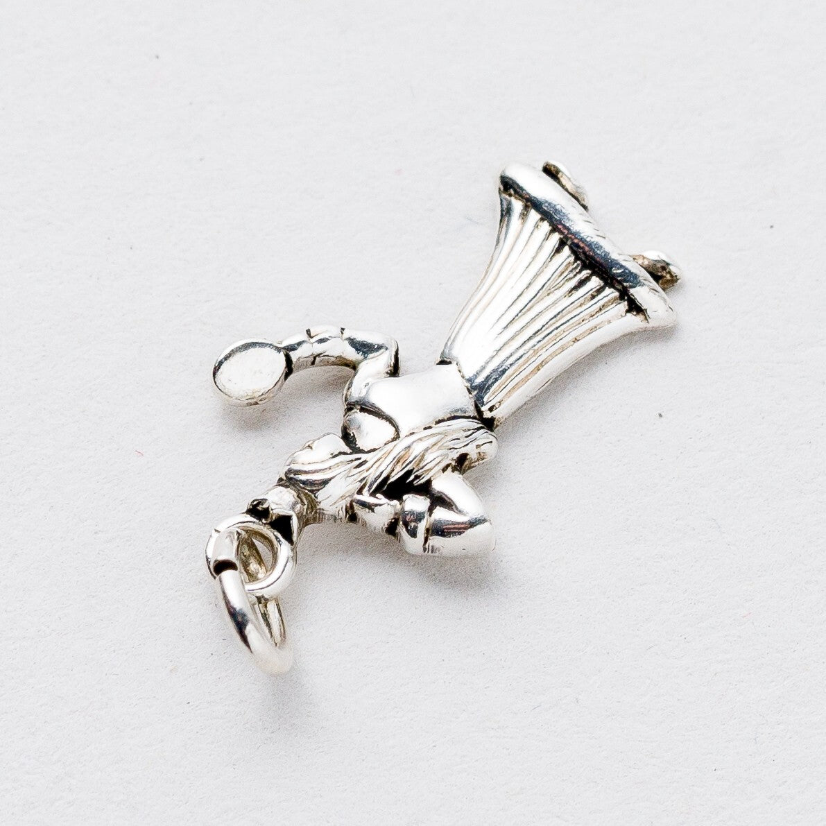 Anhänger 835 Silber Frau mit Bürste und Spiegel 1,8 cm 0,86 g2
