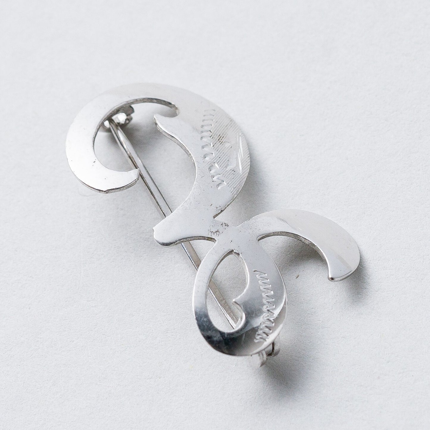 Silber Brosche Spange 800 "E" 2,6 cm 1,46 g1
