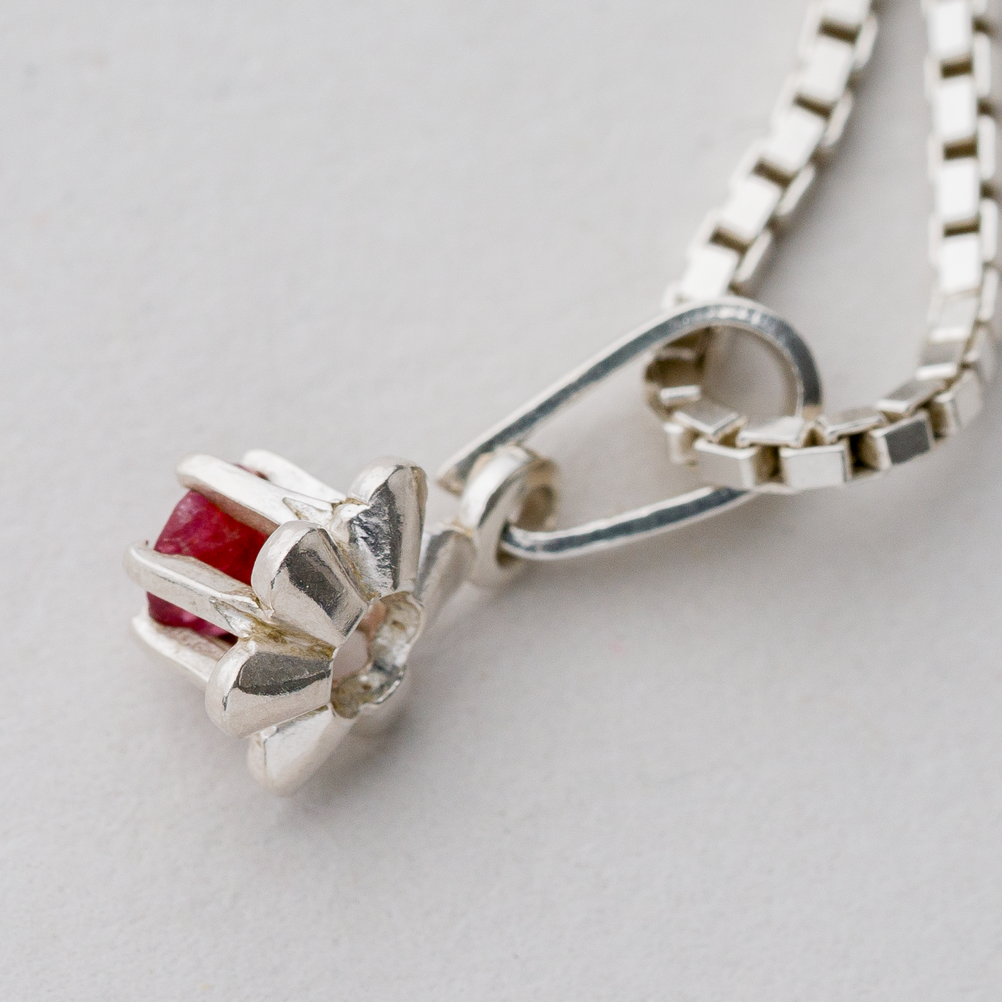 Venezianerkette 1,3 mm Anhänger roter Stein 925er Silber 4,38 g 42 cm3