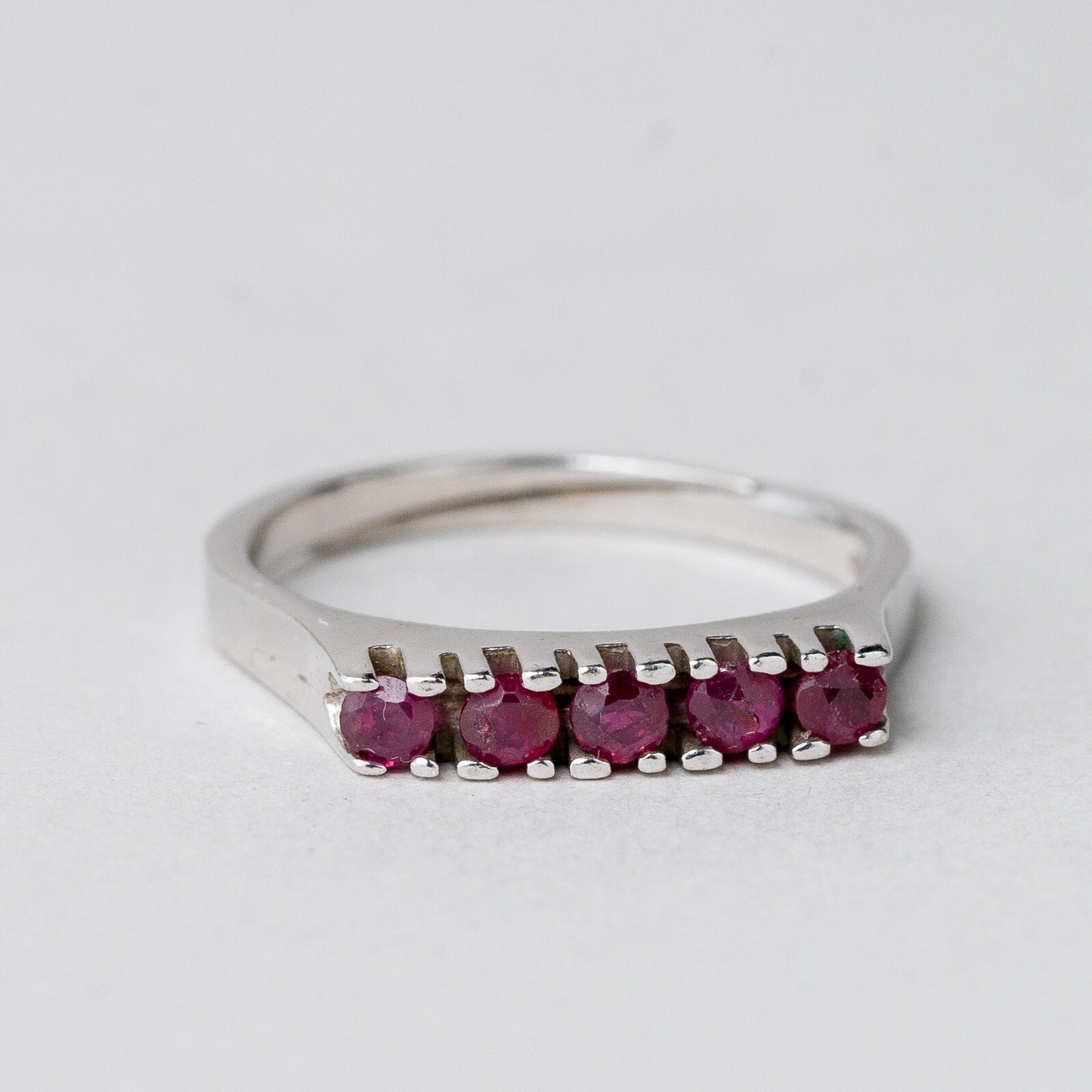 Silber Ring 835 Purpurne Stein Größe flexibel ca. 53 2,45 g5