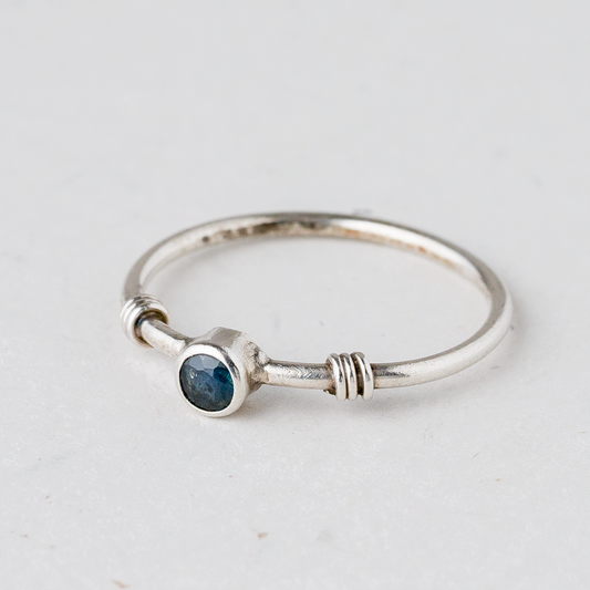 Ring Blauer Stein 0,8 g Silber Größe 49 (15,6 mm Ø)0