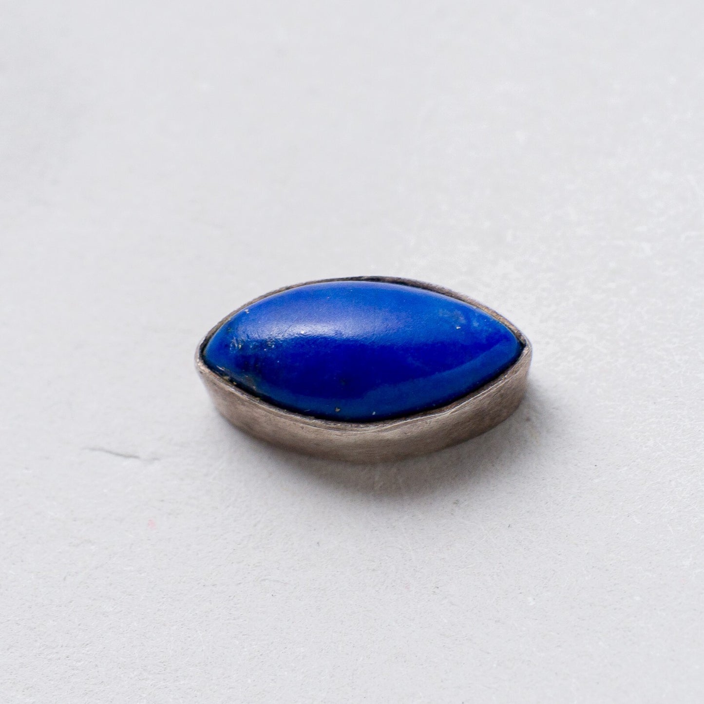 Einzelner Ohrring Ohrstecker Blauer Stein Silber 0,8 g0