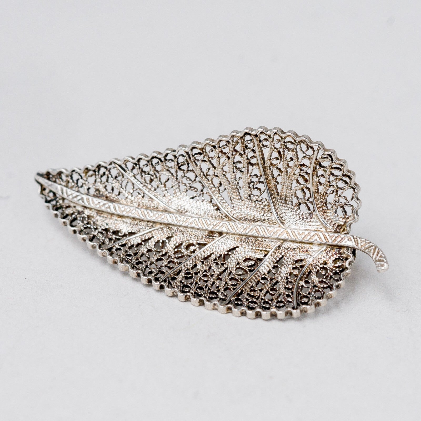 Brosche 835 Silber filigran 4 cm 3,14 g0
