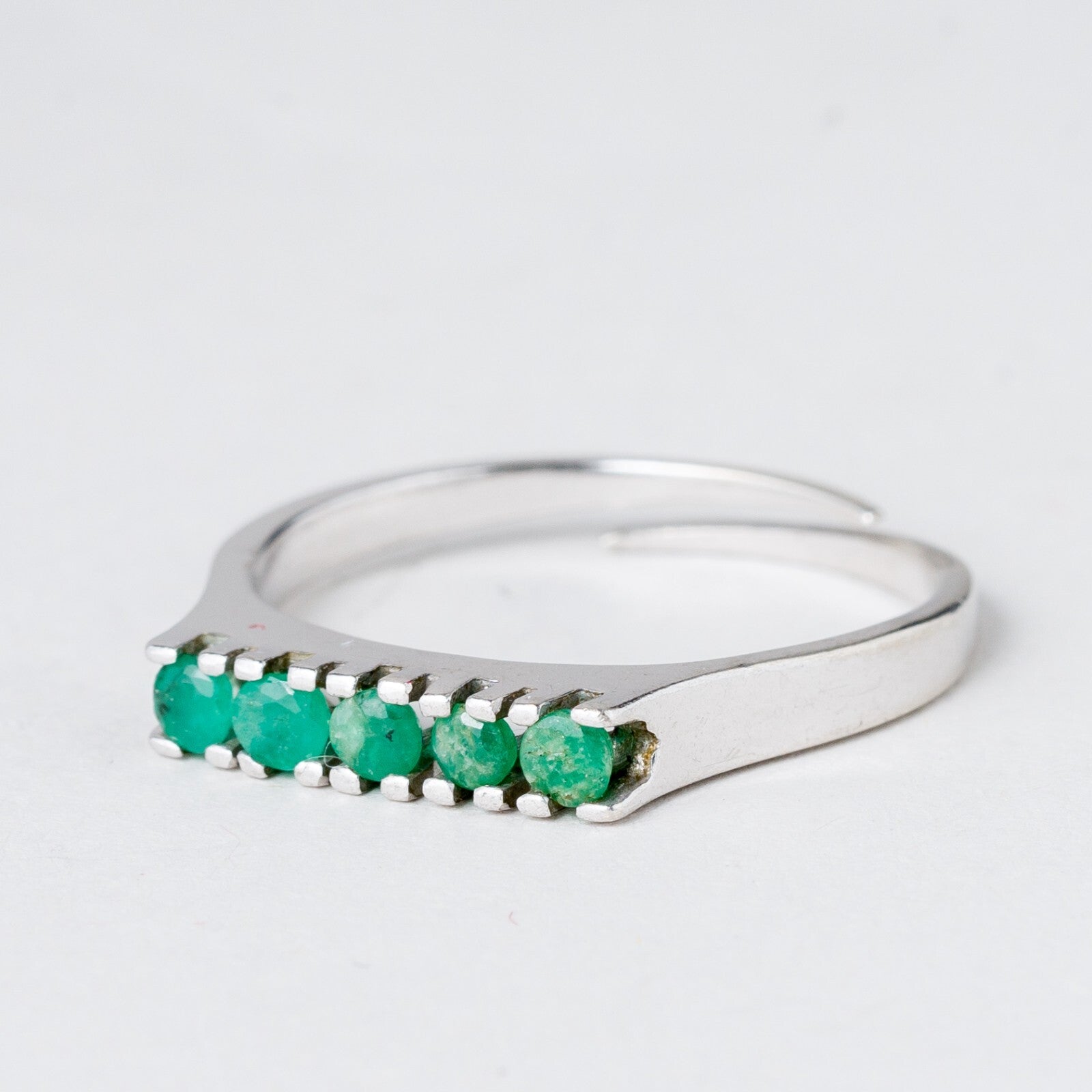 Silber Ring 835 Grüne Steine Größe flexibel ca. 58 2,49 g0