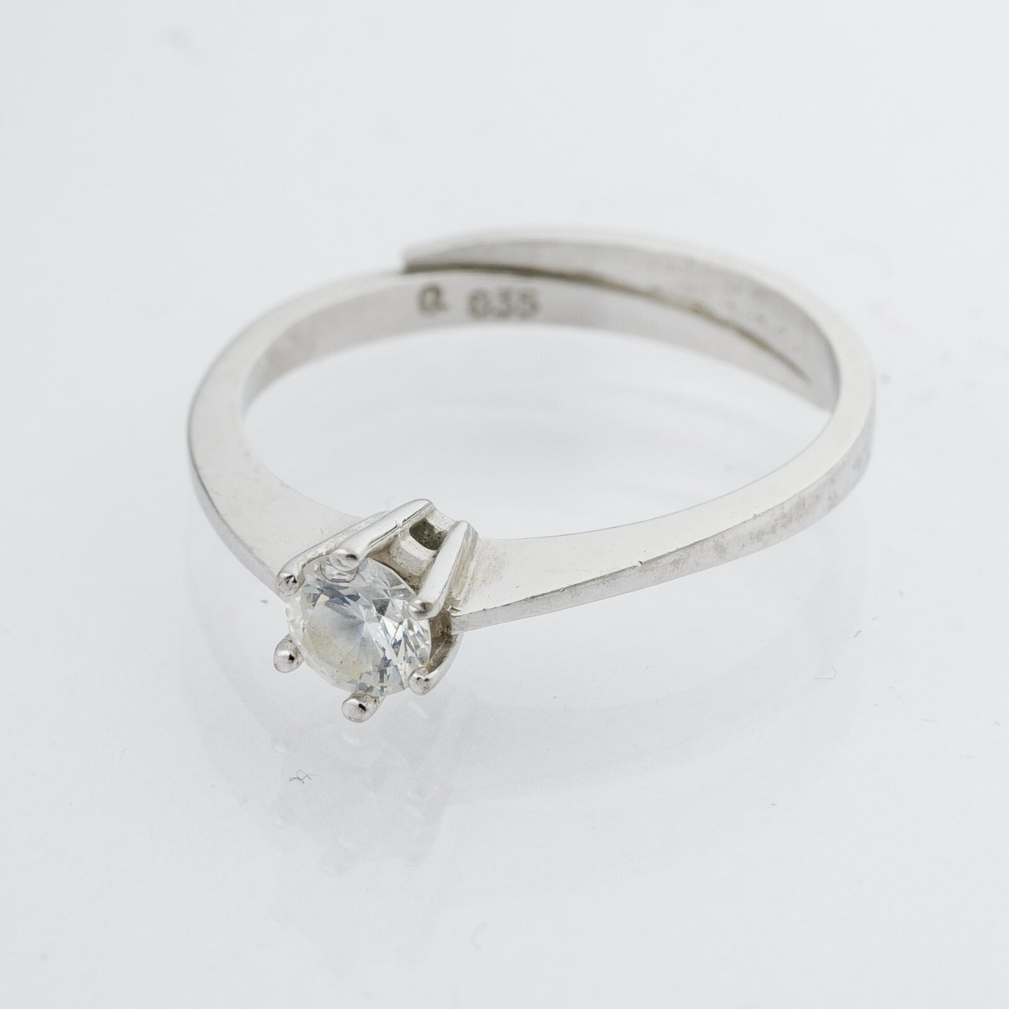 Silberring Weißer Stein 835er Silber 1,64 g Größe ab 53 (16,8 mm Ø)0