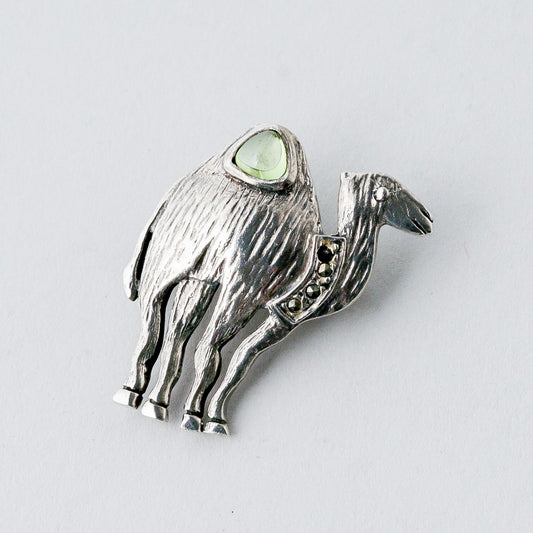 Silber Brosche Spange 925 Kamel Grüner Stein 6,75 g0