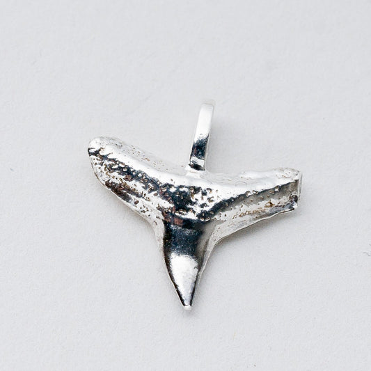 Anhänger Silber 925 Haizahn 1,5 cm 1,42 g0