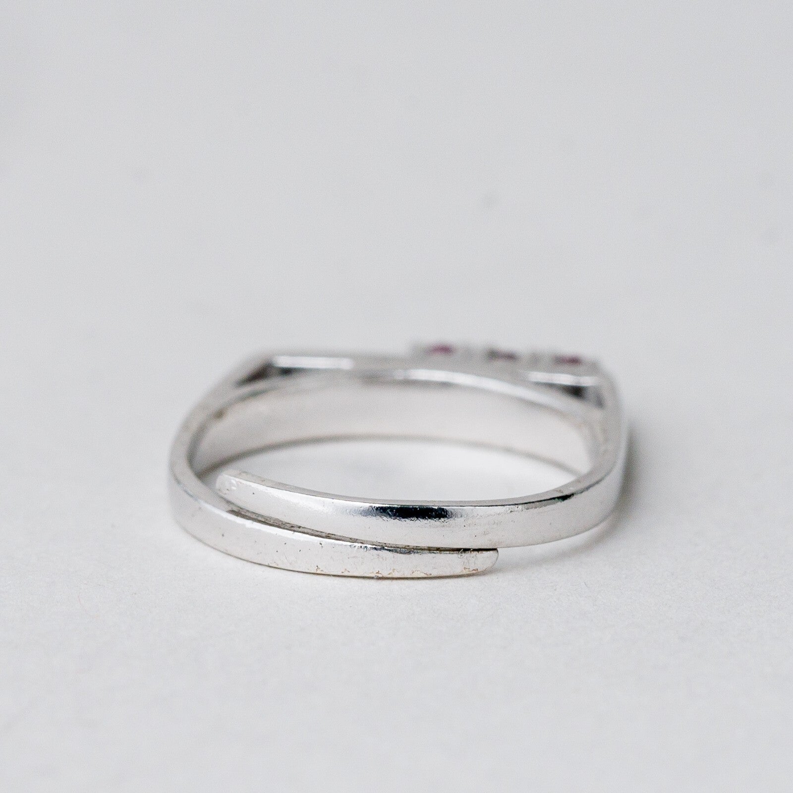 Silber Ring 835 Purpurne Stein Größe flexibel ca. 52 2,75 g2