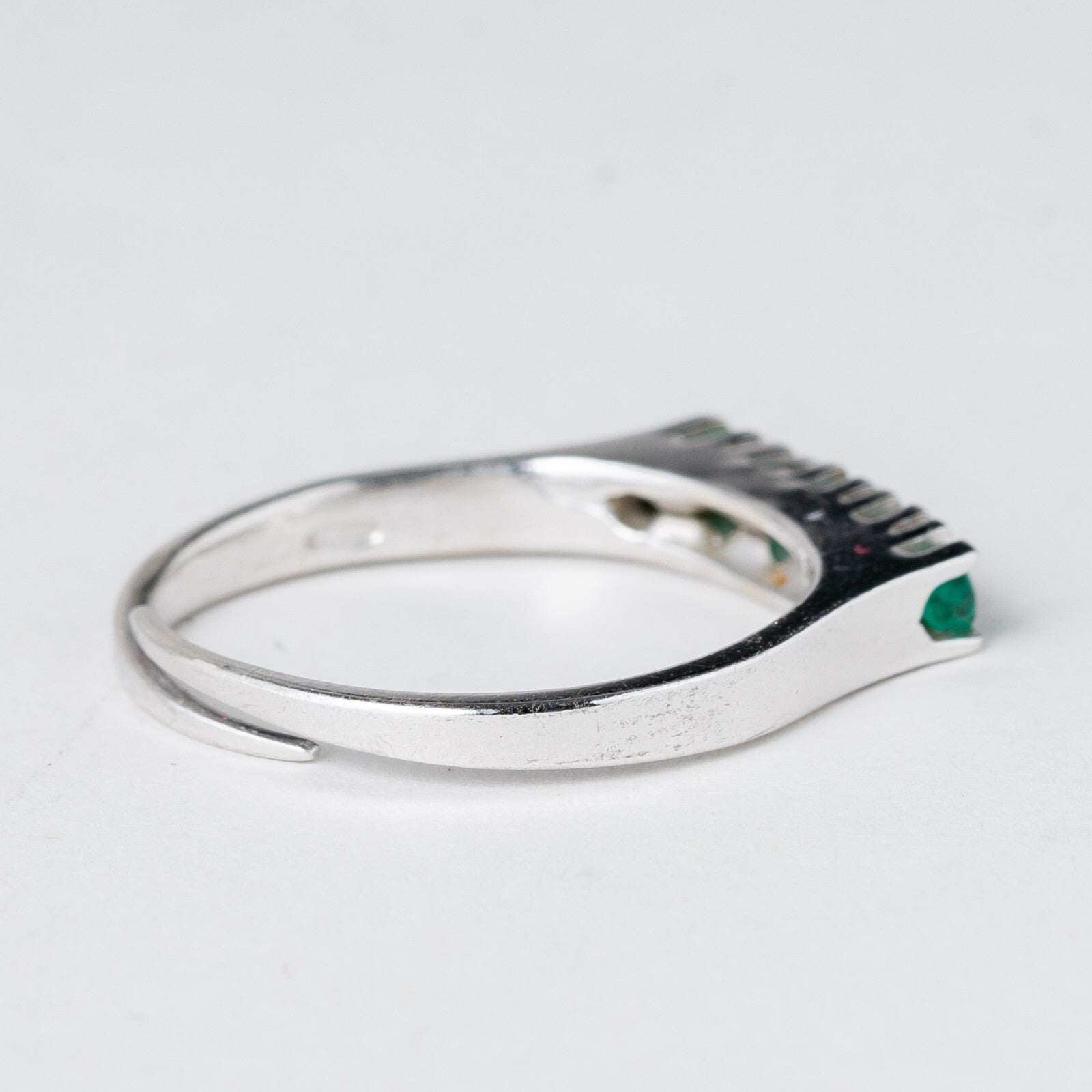 Silber Ring 835 Grüne Steine Größe flexibel ca. 58 2,49 g2