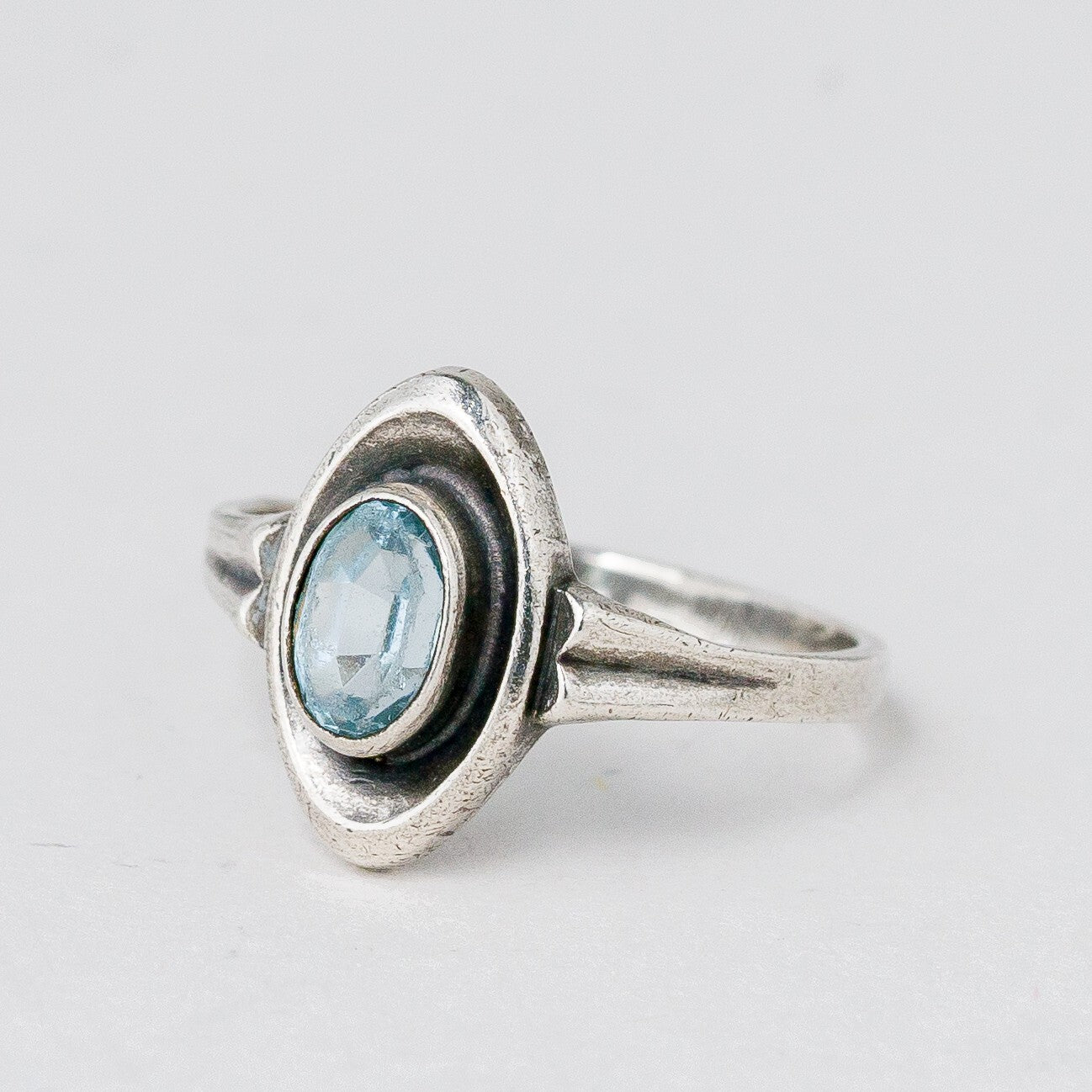Silber Ring 47 (15,0 mm Ø) 835 Blauer Stein 1,31 g0