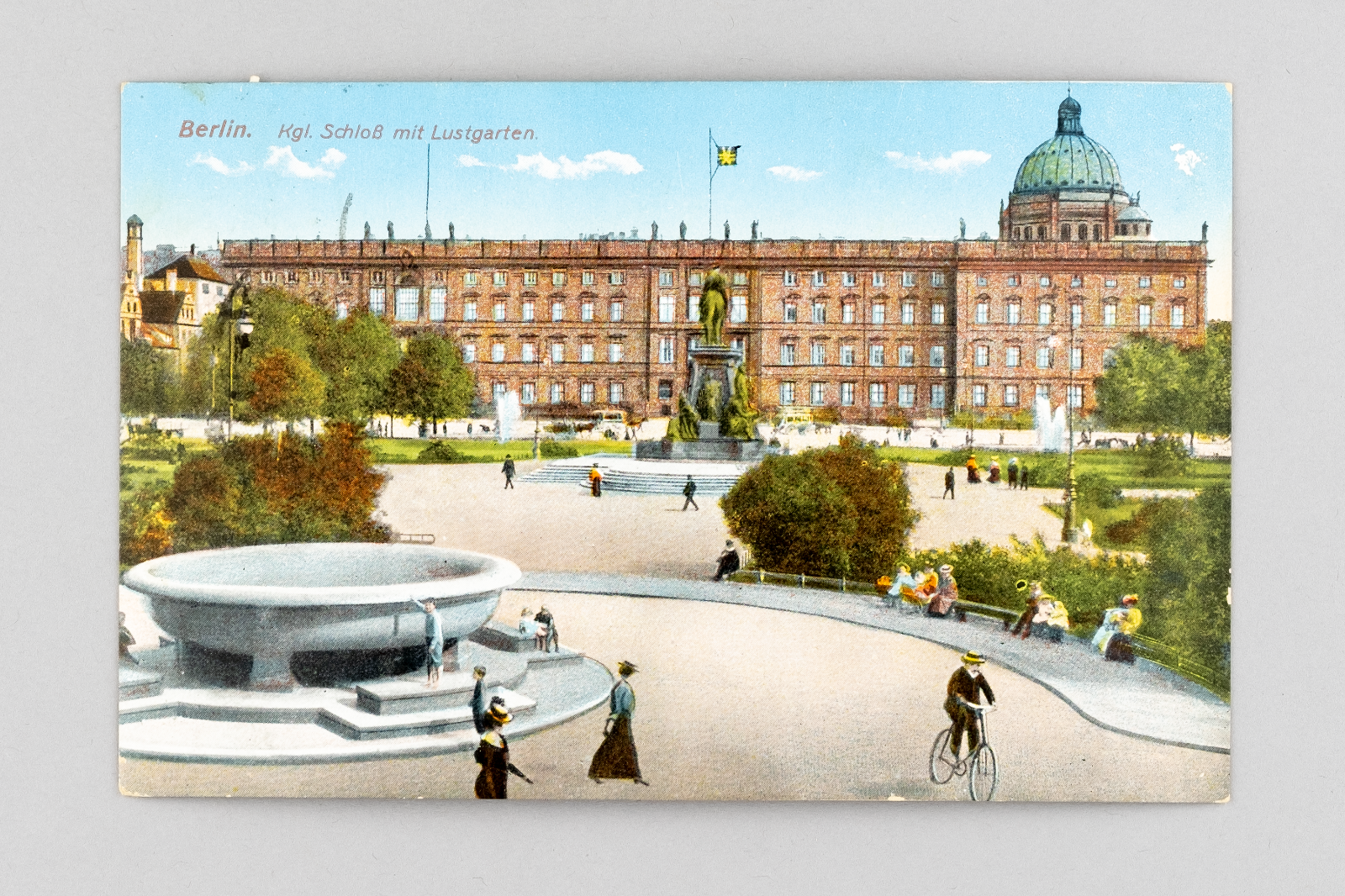 Ansichtskarte Gruss aus Berlin Schloss mit Lustgarten 19170