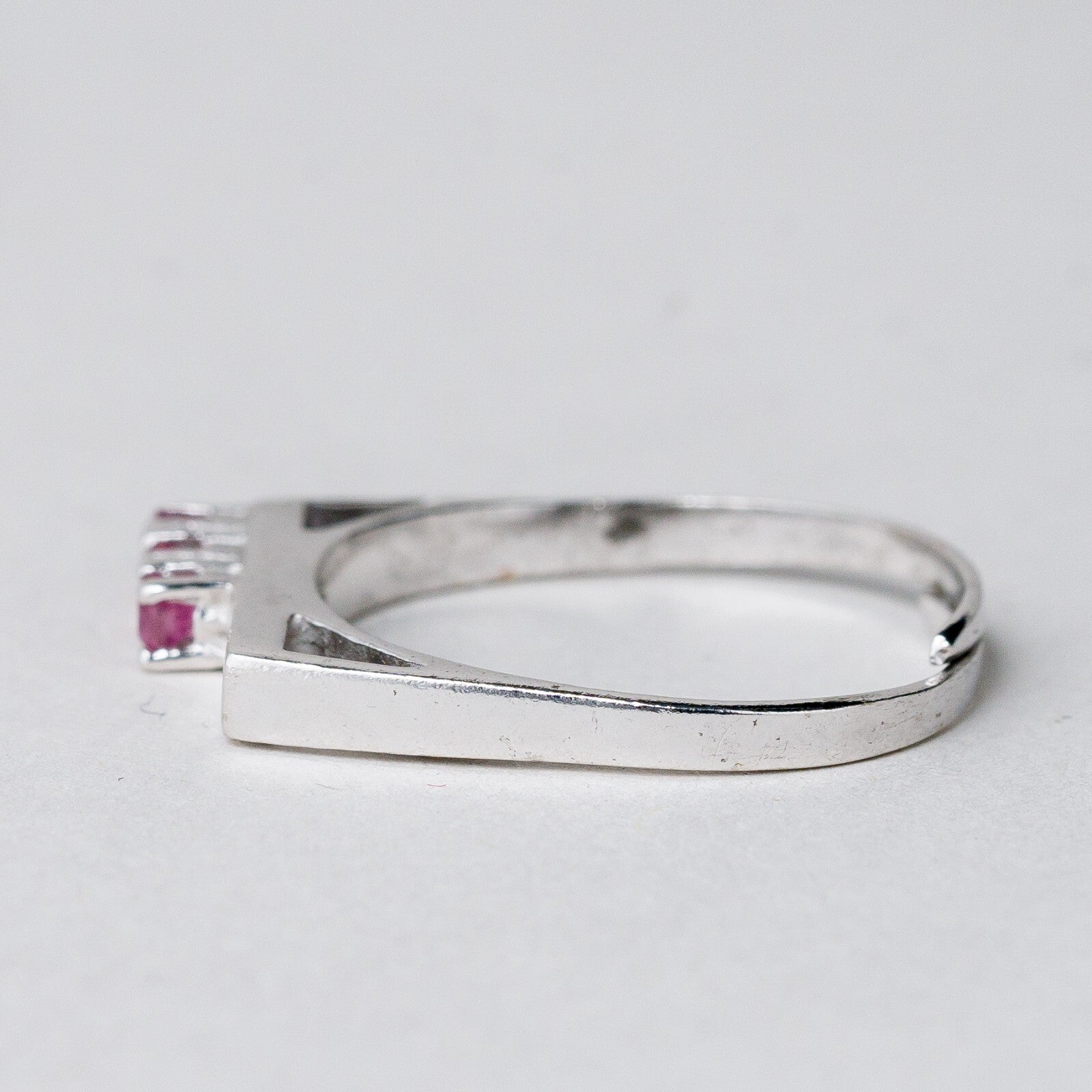 Silber Ring 835 Purpurne Stein Größe flexibel ca. 55 2,23 g1