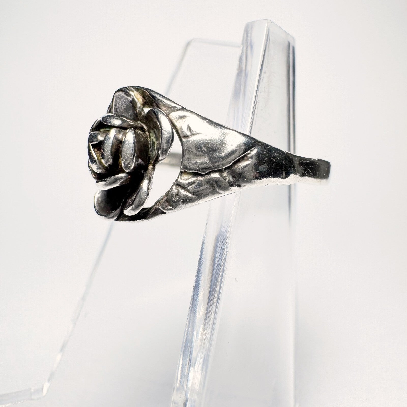 Ring 835er Silber (gestempelt) Größe 50 mit Blüte 2,49g1