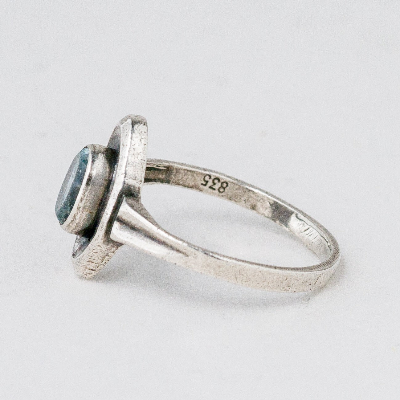 Silber Ring 47 (15,0 mm Ø) 835 Blauer Stein 1,31 g4