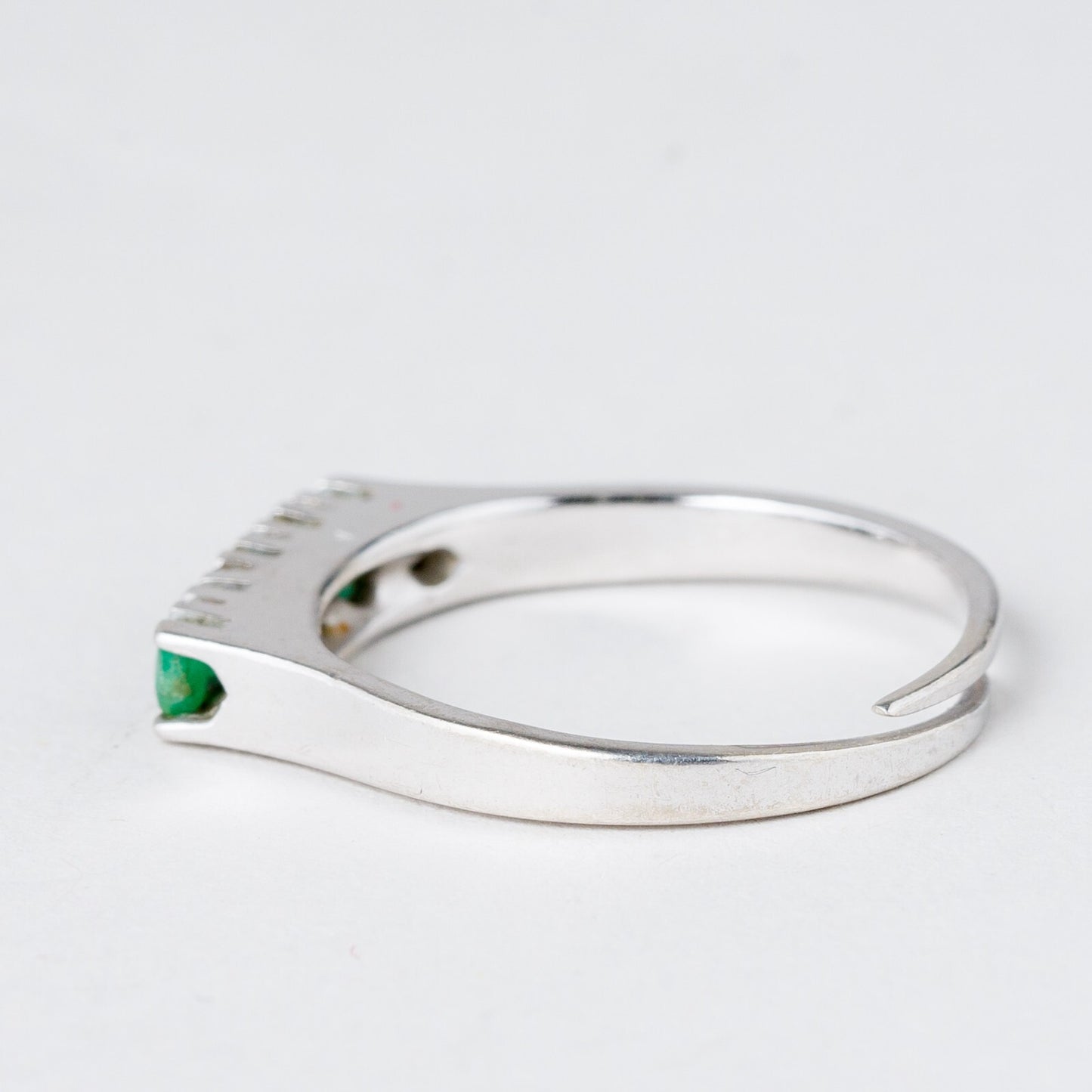 Silber Ring 835 Grüne Steine Größe flexibel ca. 58 2,49 g4