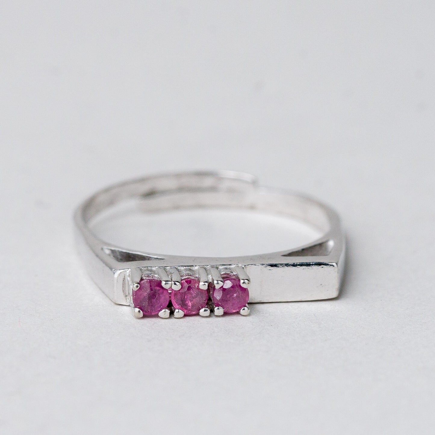 Silber Ring 835 Purpurne Stein Größe flexibel ca. 55 2,23 g5