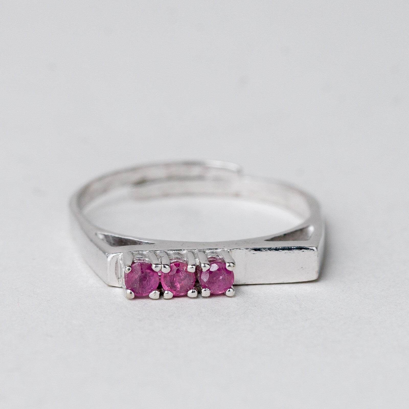 Silber Ring 835 Purpurne Stein Größe flexibel ca. 55 2,23 g5