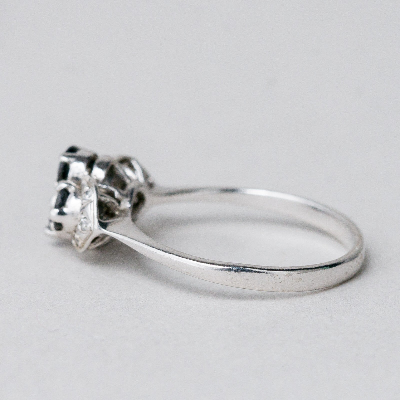 Silber Ring 835 Blauer Stein Größe 50 (15,9 mm Ø) 1,63 g1
