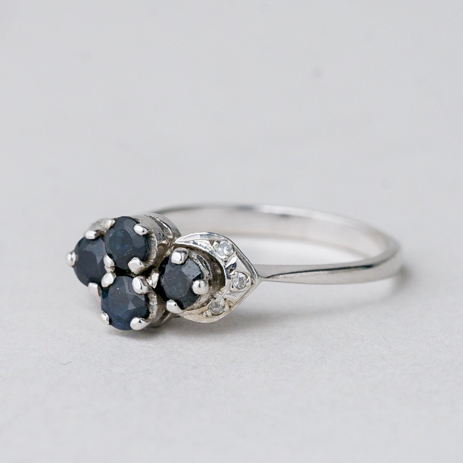 Silber Ring 835 Blauer Stein Größe 50 (15,9 mm Ø) 1,63 g0