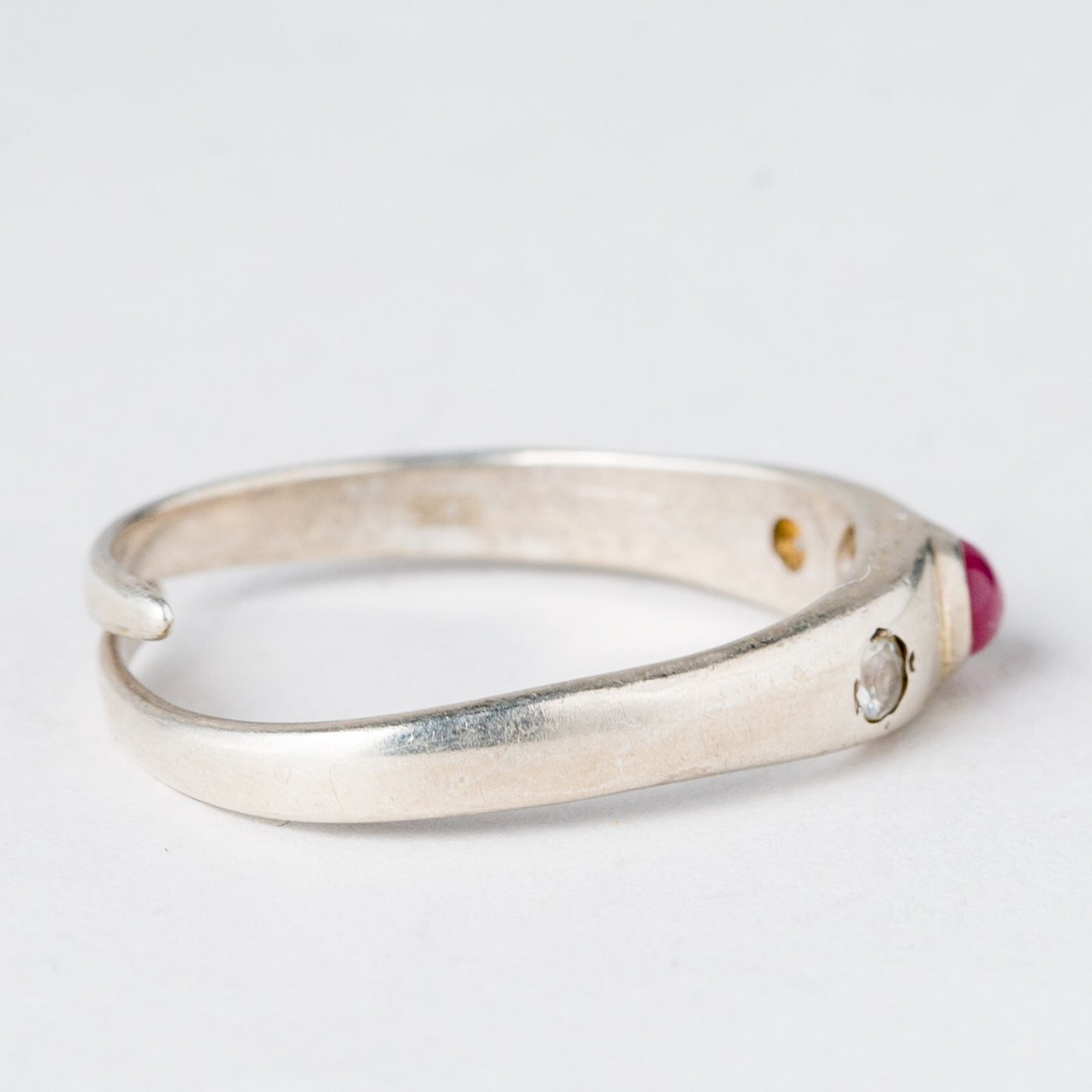 Silber Ring 835 Roter Stein Größe flexibel ca. 60 2,74 g2