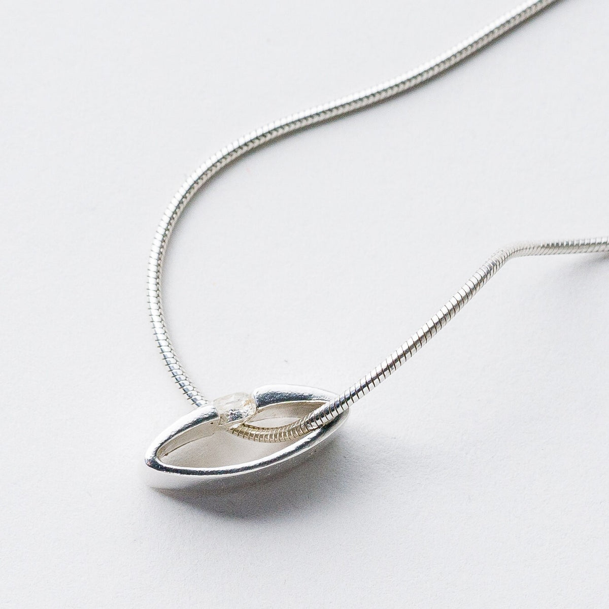 Silber Schlangenkette 40 cm 925 Weißer Stein 5,79 g1