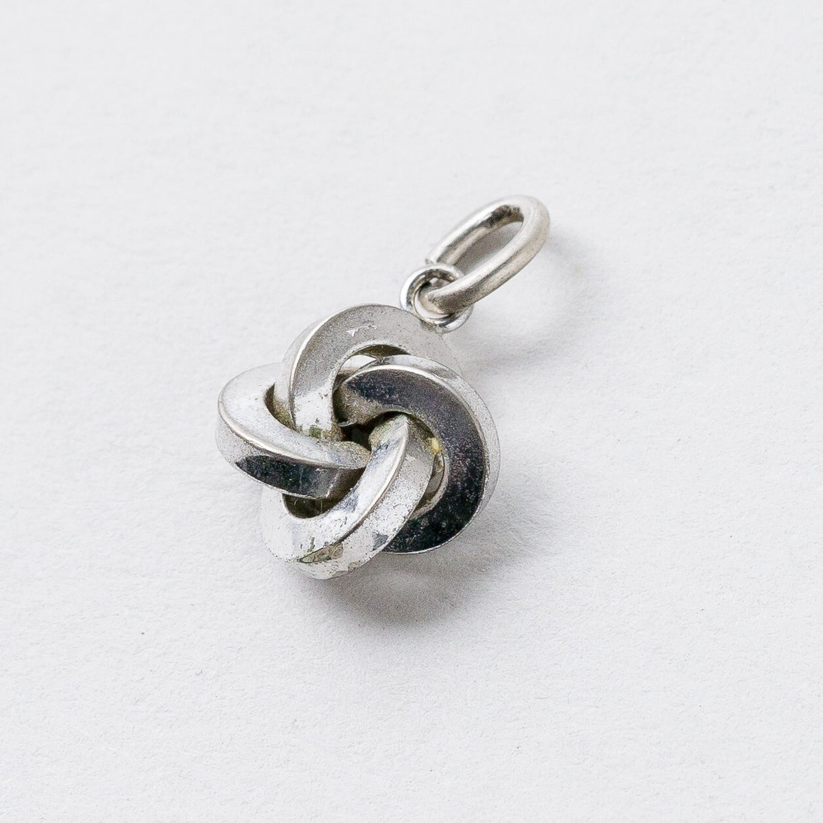 Anhänger 835 Silber Knoten 1,5 cm 1,73 g0