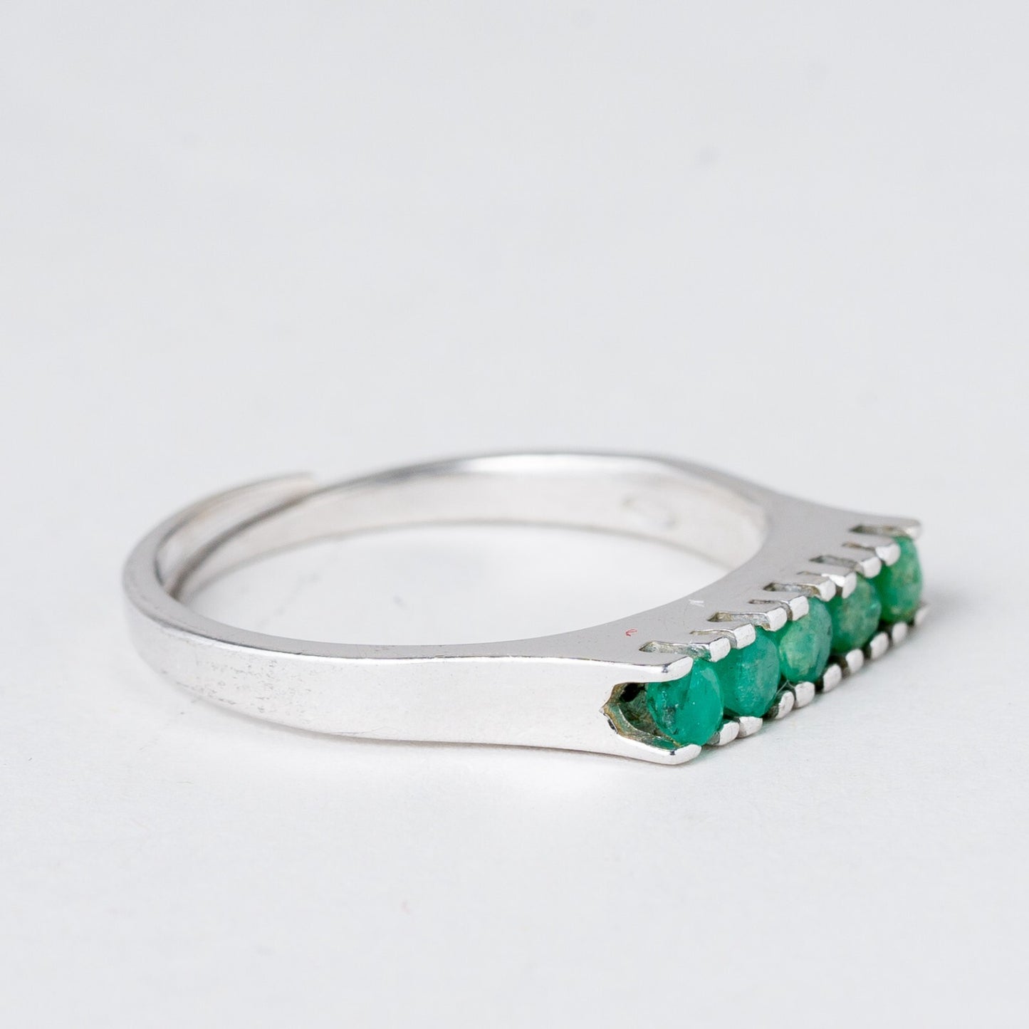 Silber Ring 835 Grüne Steine Größe flexibel ca. 58 2,49 g1