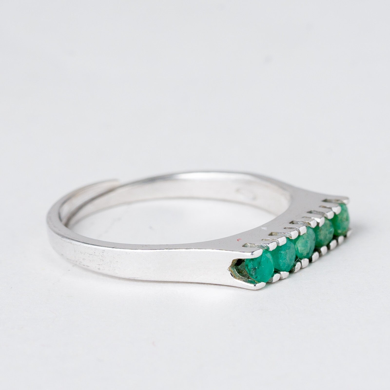 Silber Ring 835 Grüne Steine Größe flexibel ca. 58 2,49 g1