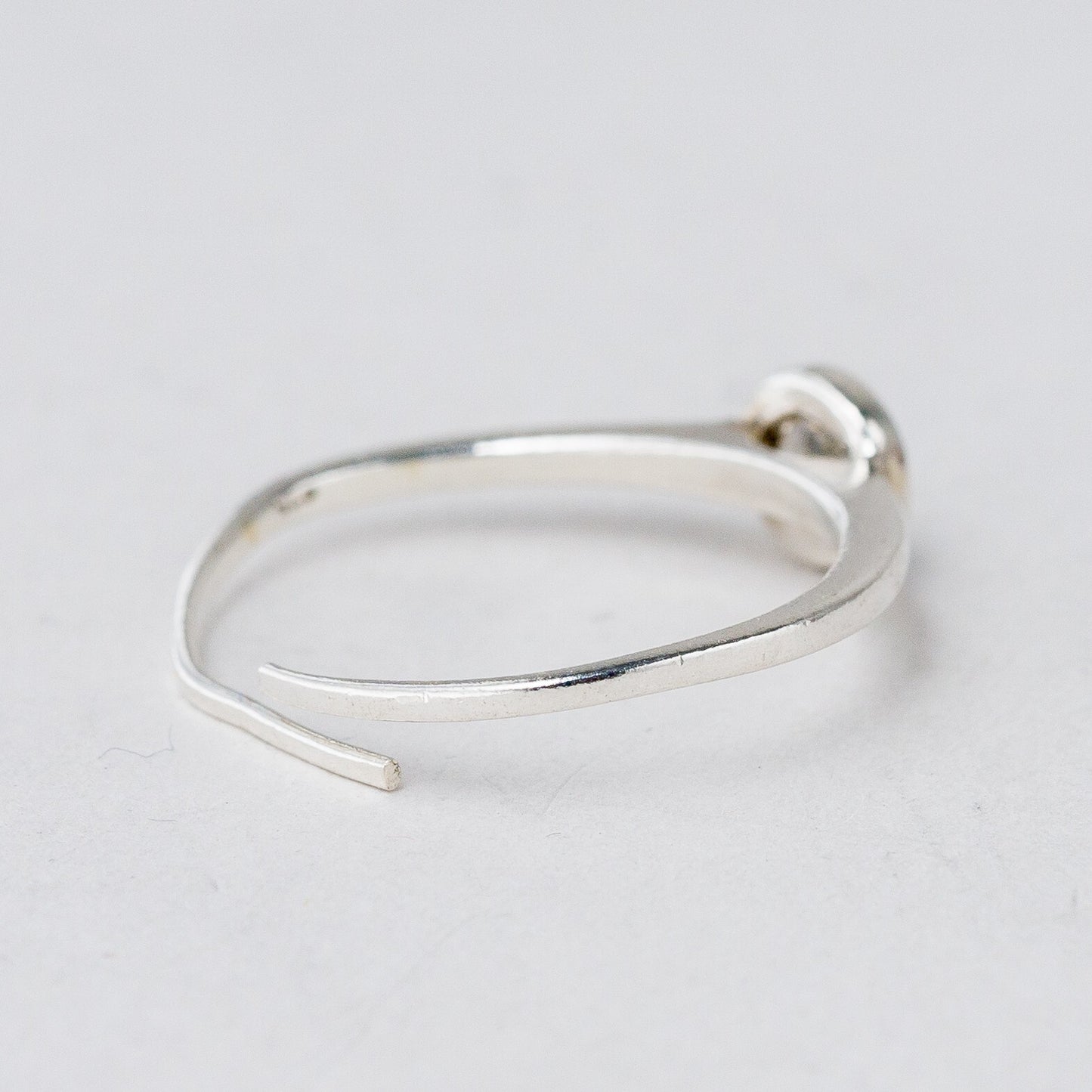 Ring 925 Silber Weißer Stein Größe flexibel ca. 57 1,4 g4