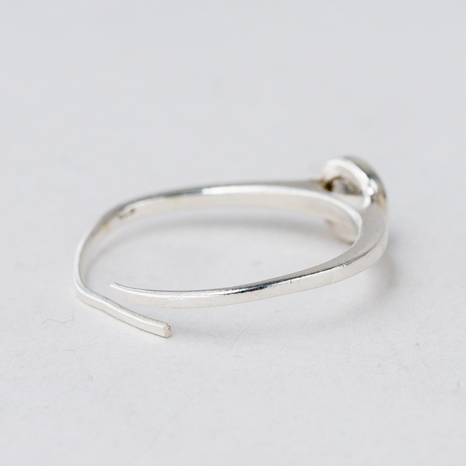 Ring 925 Silber Weißer Stein Größe flexibel ca. 57 1,4 g4