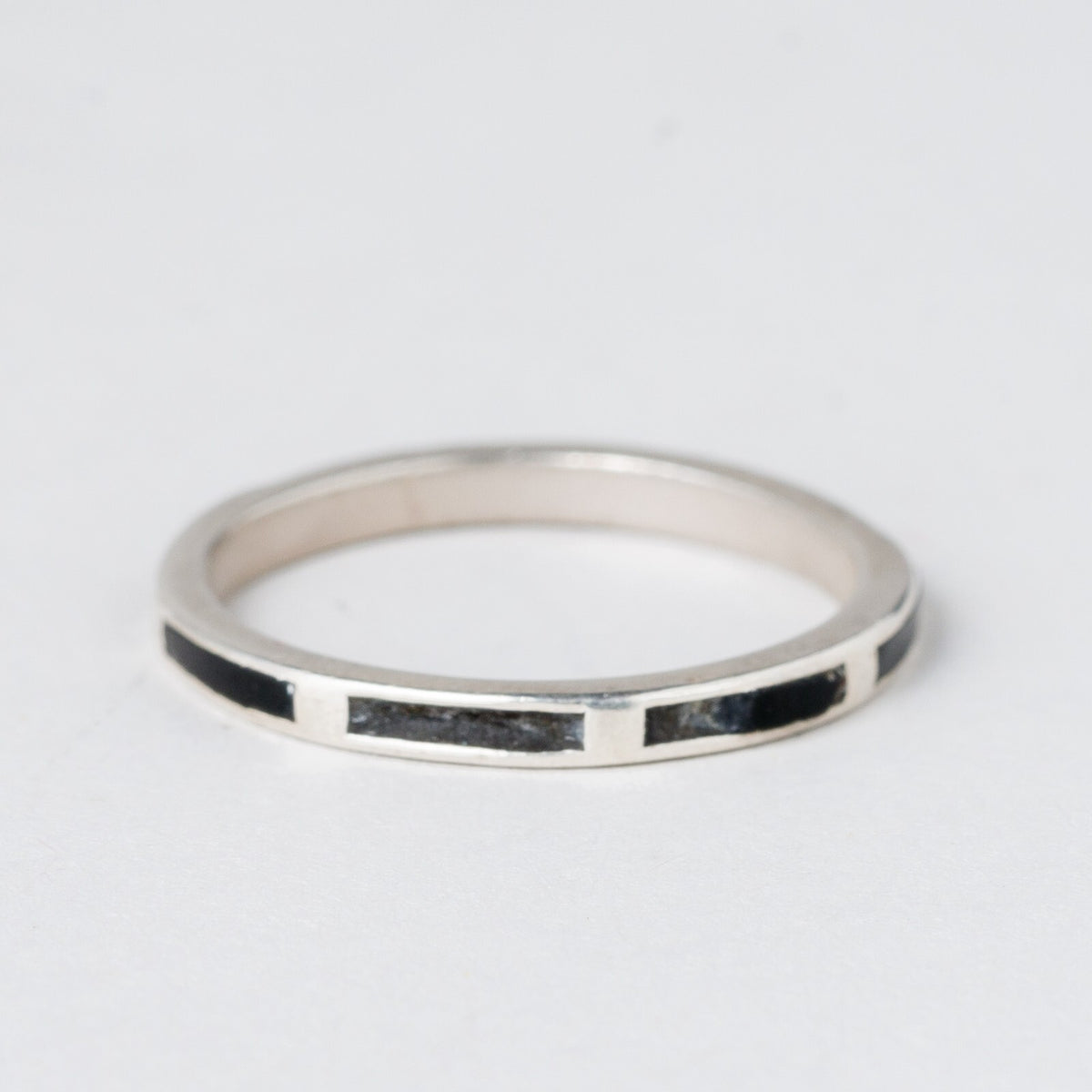 Silber Ring 925 Schwarze Steine Größe 55 (17,5 mm Ø) 1,4 g0