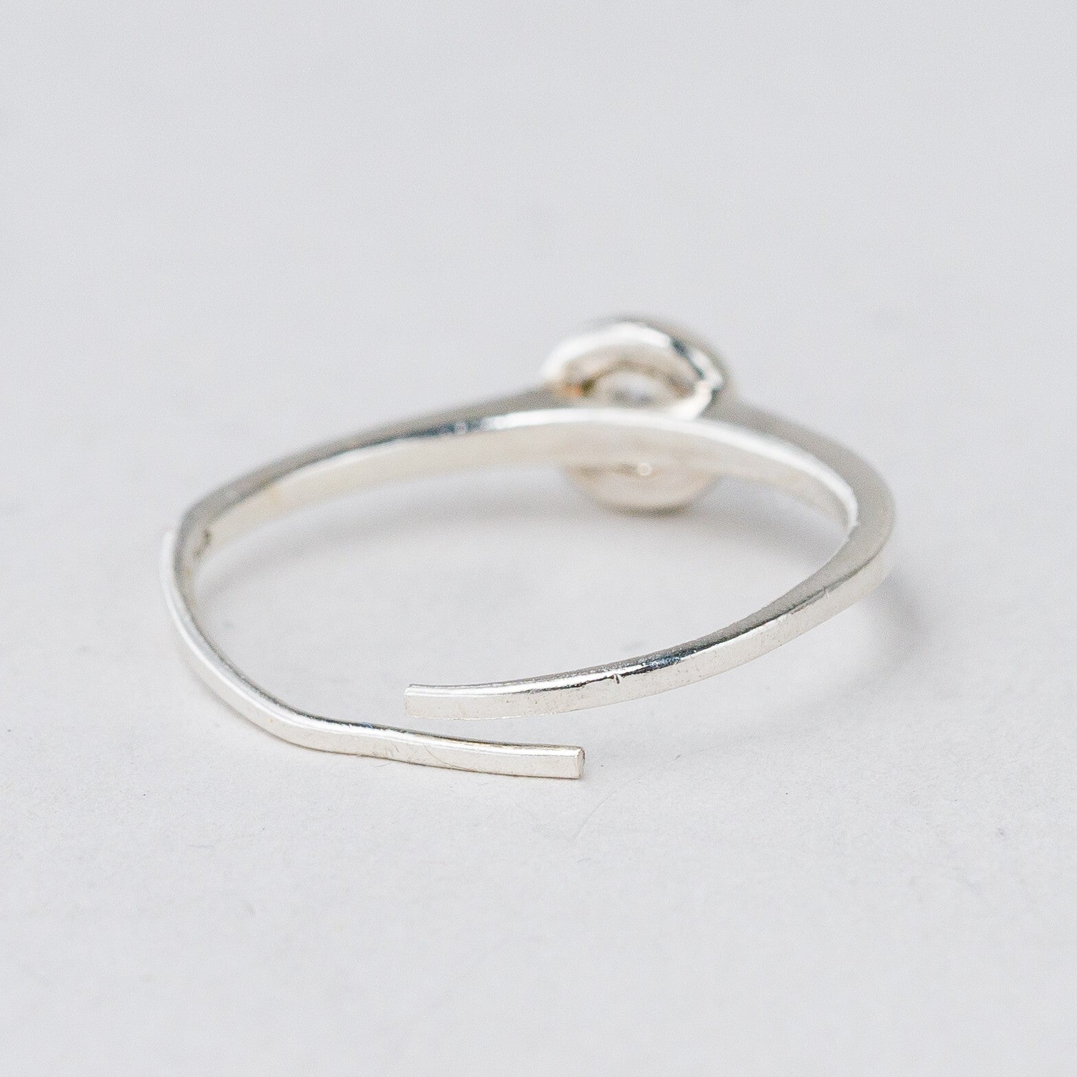 Ring 925 Silber Weißer Stein Größe flexibel ca. 57 1,4 g3