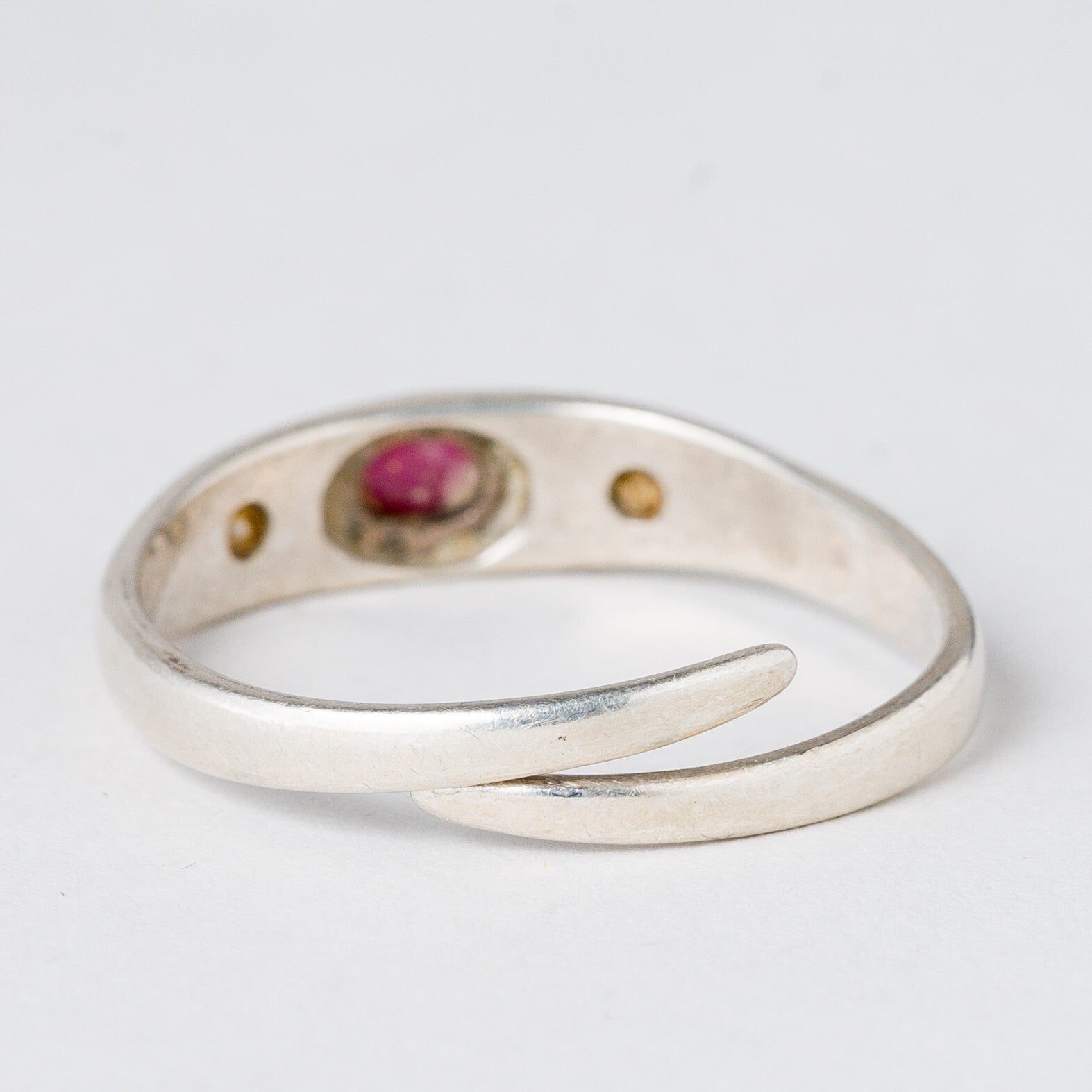 Silber Ring 835 Roter Stein Größe flexibel ca. 60 2,74 g3