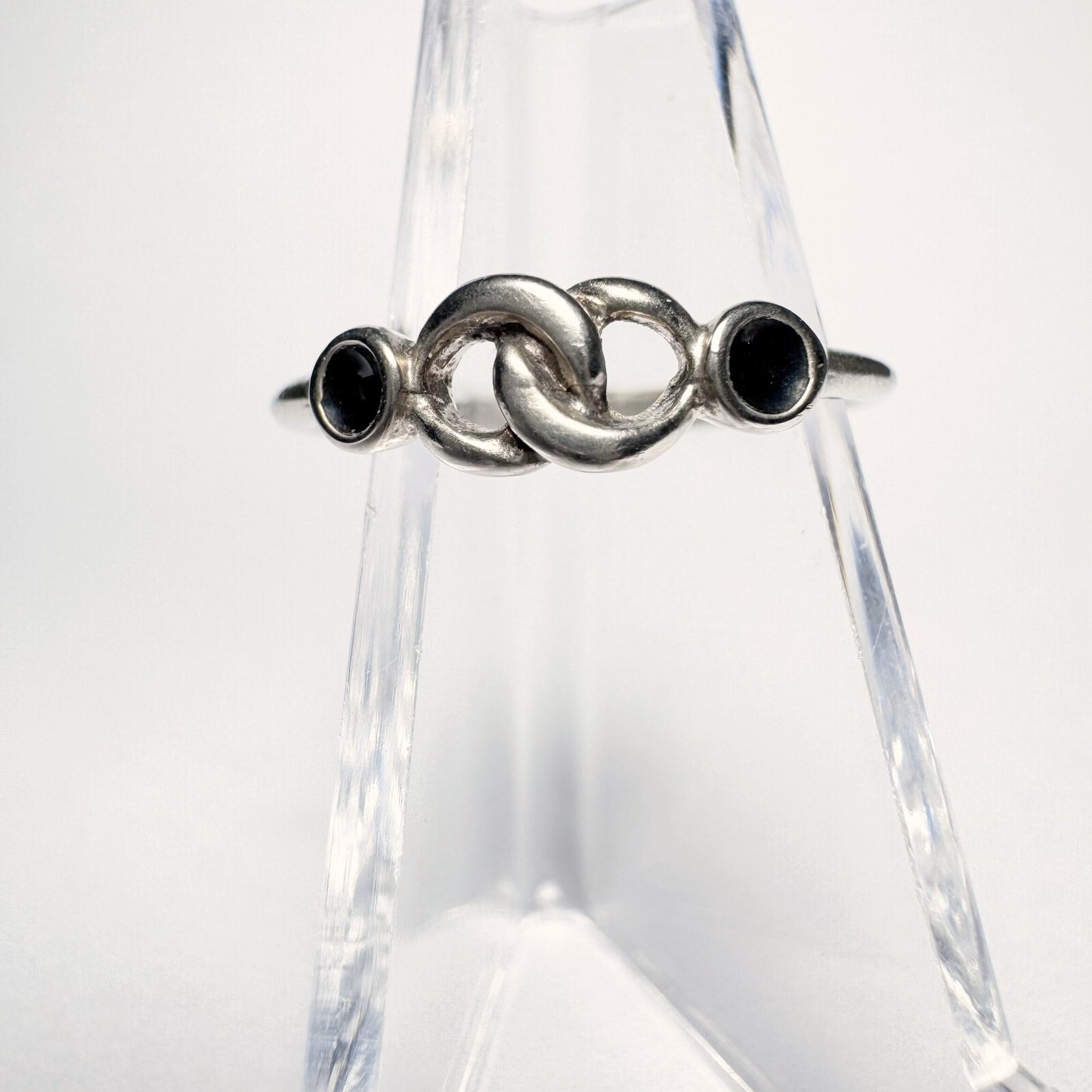 Ring  Silber Größe 53 mit schwarzer Emaille  1,28g0