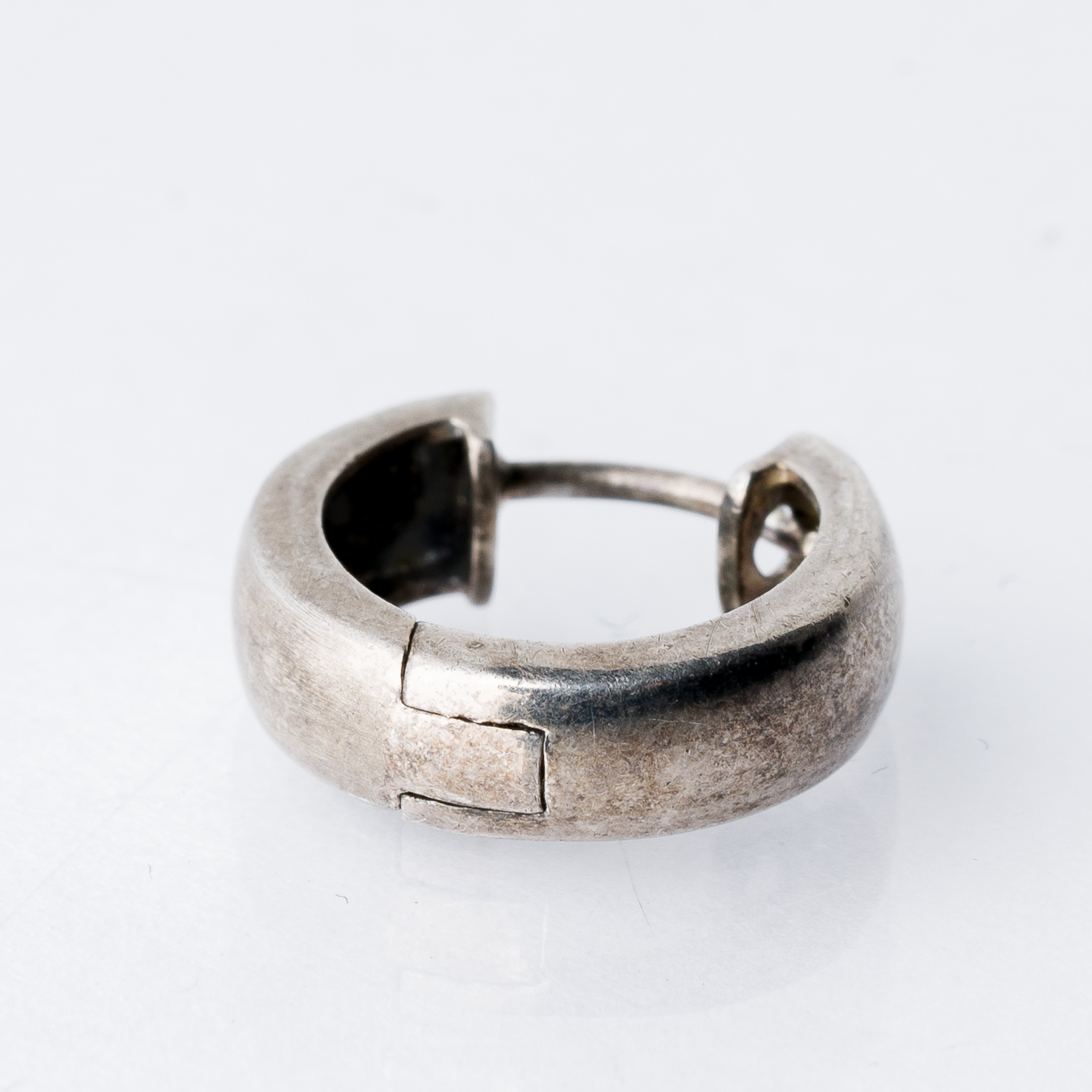 Einzelner Ohrring Huggie 925er Silber 1,27 g1