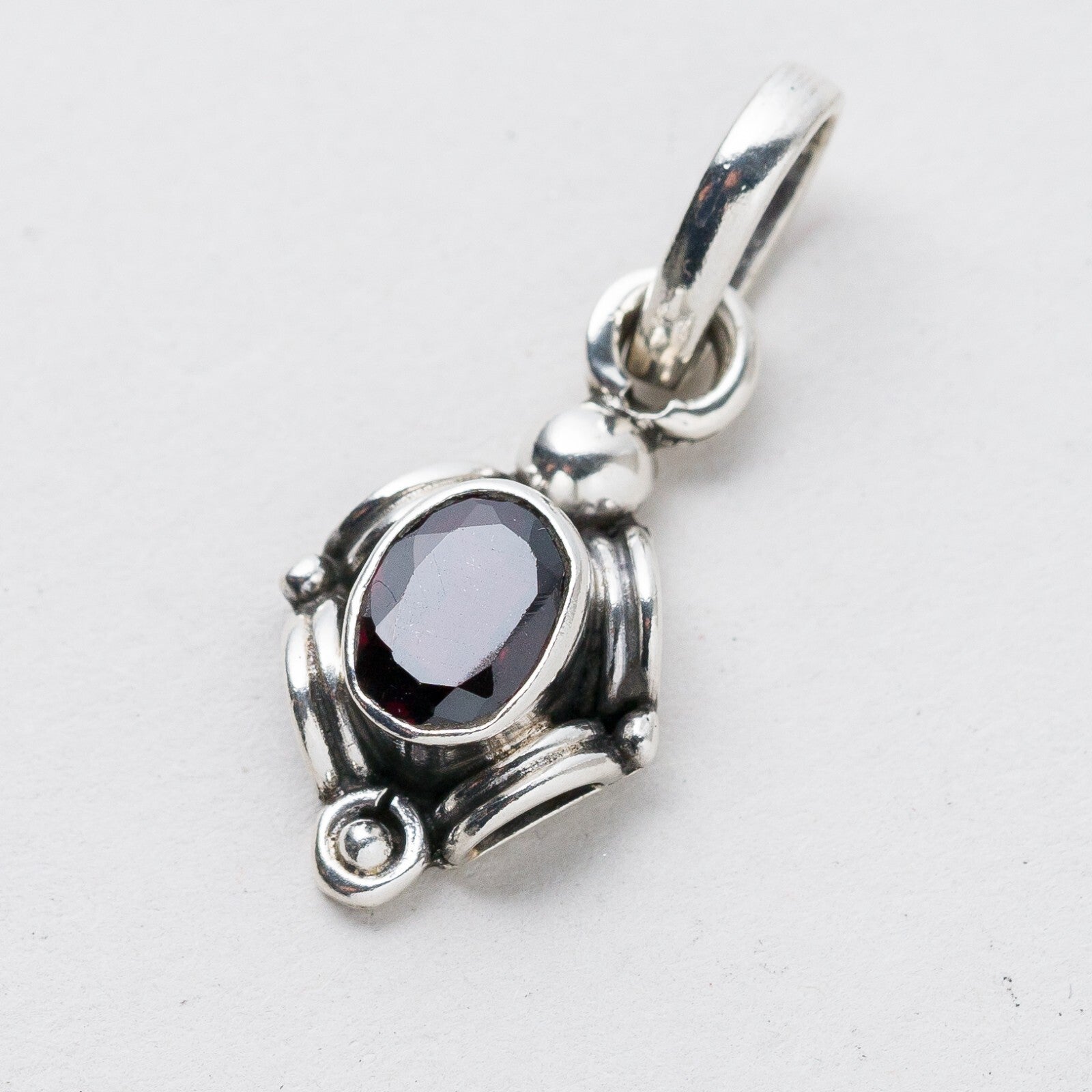 Anhänger Silber Roter Stein 2,7 cm 2,45 g0