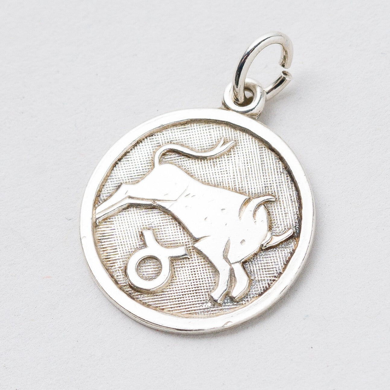 Anhänger 835 Silber Sternzeichen Stier 2,2 cm 1,68 g0