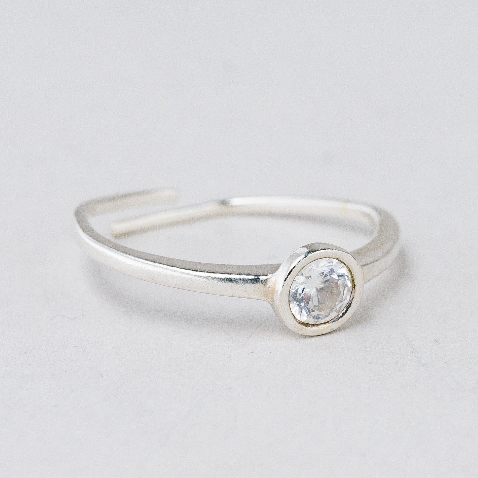Ring 925 Silber Weißer Stein Größe flexibel ca. 57 1,4 g6