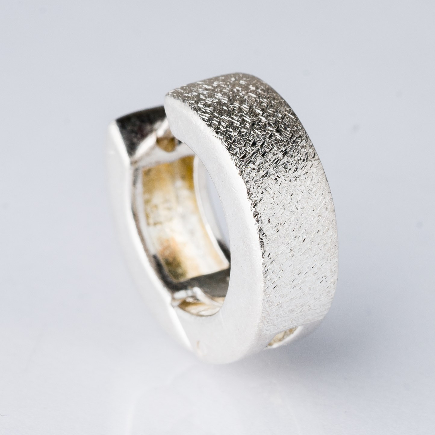 Einzelner Ohrring Huggie 925er Silber 3,94 g1