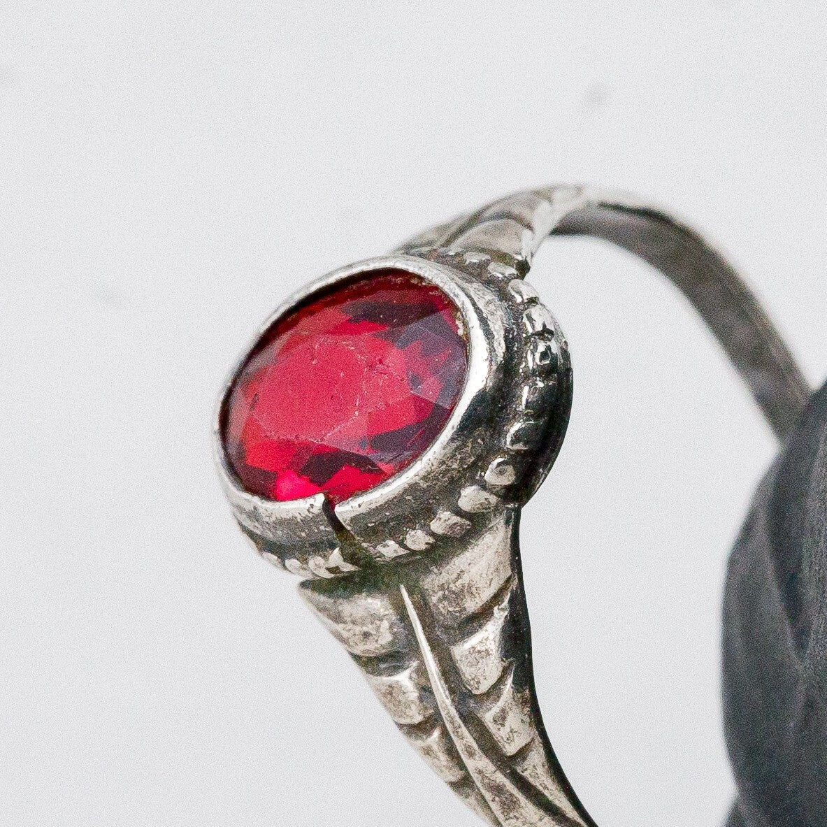Silber Ring 42 (13,4 mm Ø) 800 Roter Stein 0,86 g7
