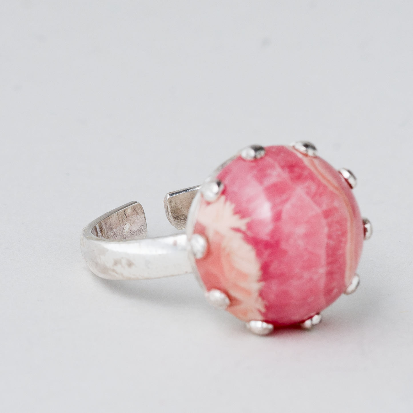 Ring rötlicher Stein 5,57 g 835er Silber flexible Größe1