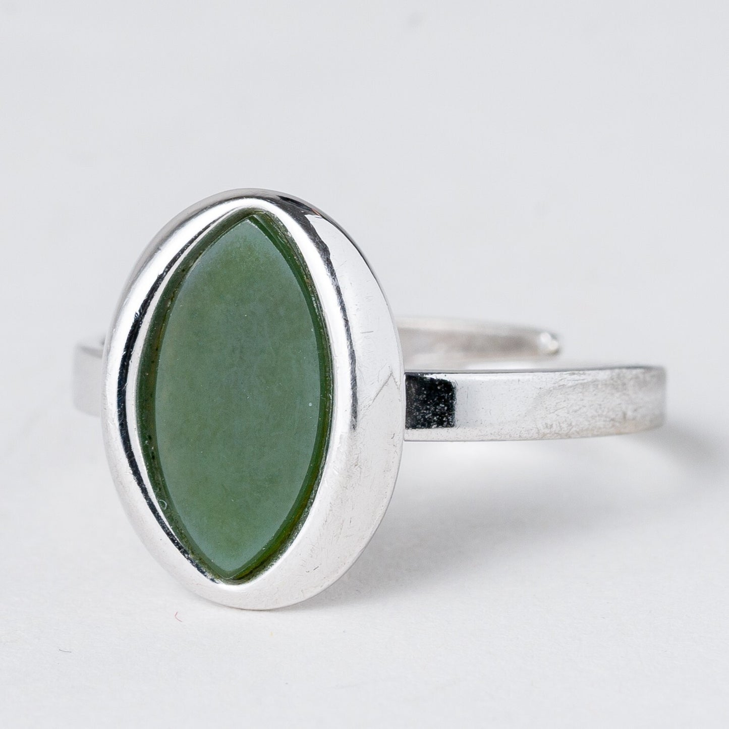 Silber Ring 835 Grüner Stein Größe flexibel ca. 60 3,91 g0