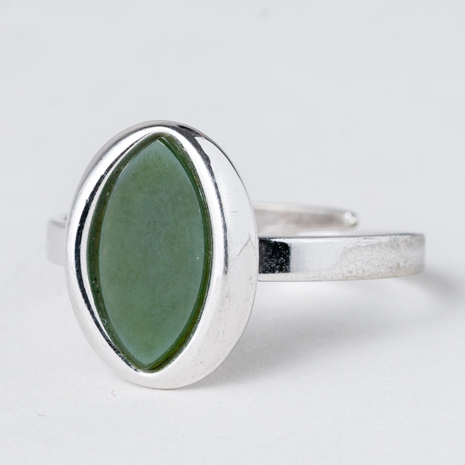 Silber Ring 835 Grüner Stein Größe flexibel ca. 60 3,91 g0
